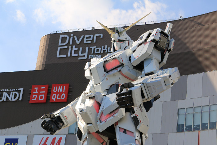 The Unicorn Gundam Statue