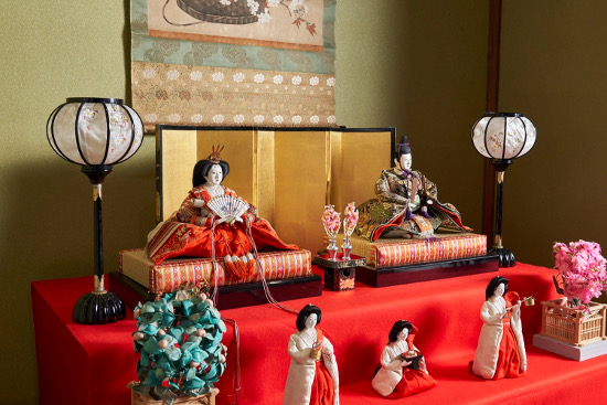 Hyakudan Hinamatsuri (Girl's doll festival)