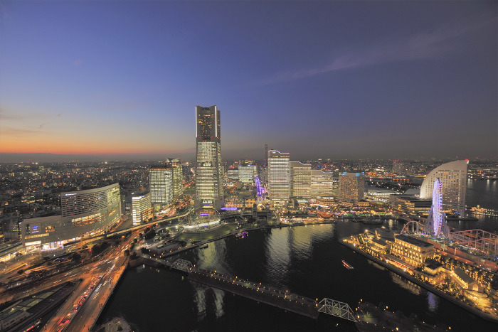 Towers Milight – Minato Mirai 21 All Office Buildings Light Up